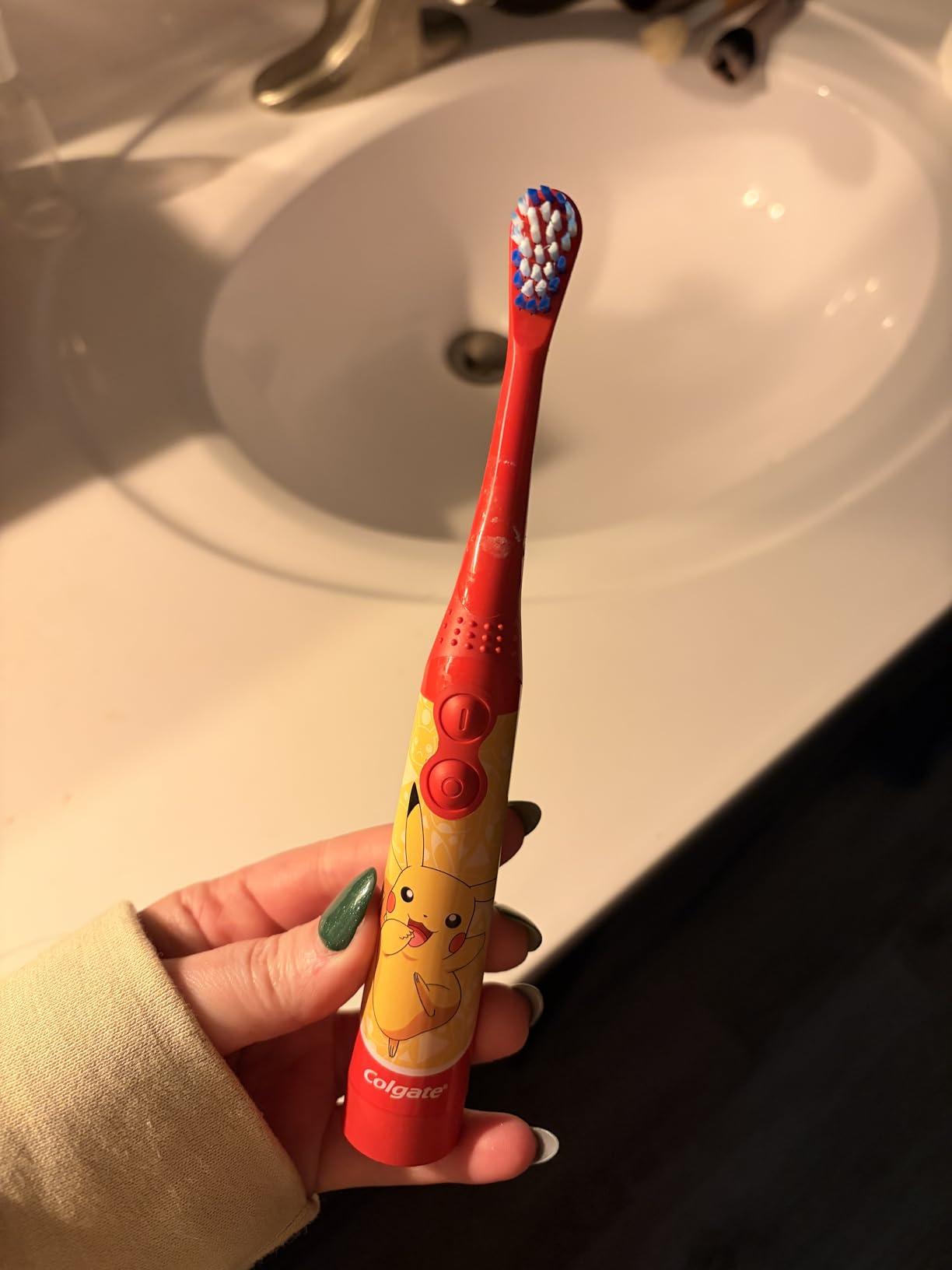Colgate Kids Battery Powered Minecraft Toothbrush, Extra Soft customer photo 2