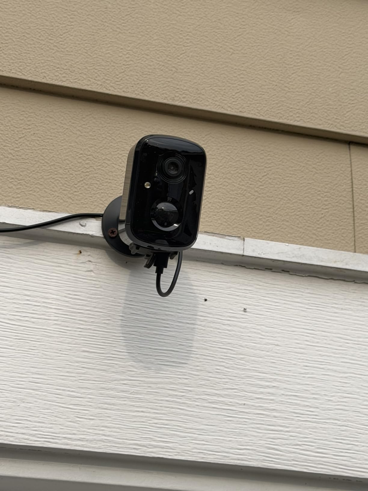 Hiseeu 2K 4MP Solar Security Cameras Wireless Outdoor, 2.4G/5G Home WiFi customer photo 1
