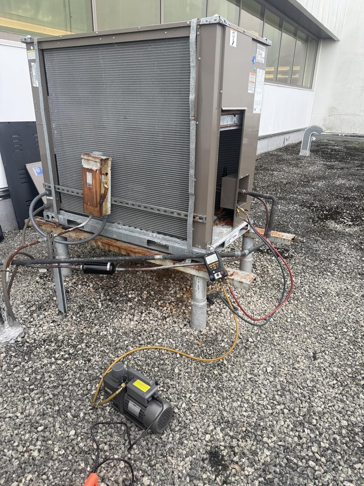 OMT 9 CFM 2 Stage Rotary Vane Vacuum Pump for R12 R22 R134a R410a | Copper Motor; 1.5 Micron Ultimate Vacuum; 12.8 oz Oil Reservoir; Under 70 dB Low Noise; Industrial and HVAC Applications customer photo 2
