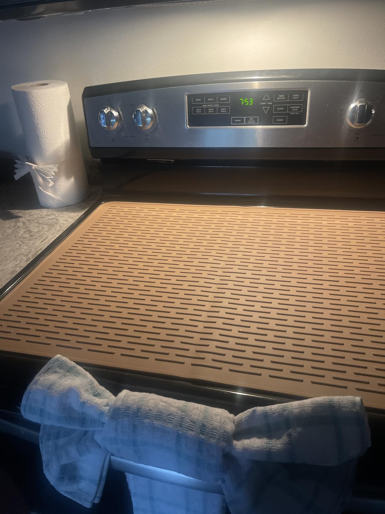 YUHFERA Stove Top Cover for Electric Stove - Silicone Stove Mat for Glass Top, Glass Cooktop Protector for Kitchen, Multi-Functional Oven Covers for Electric Stove (Black, 28 x 20) customer photo 1