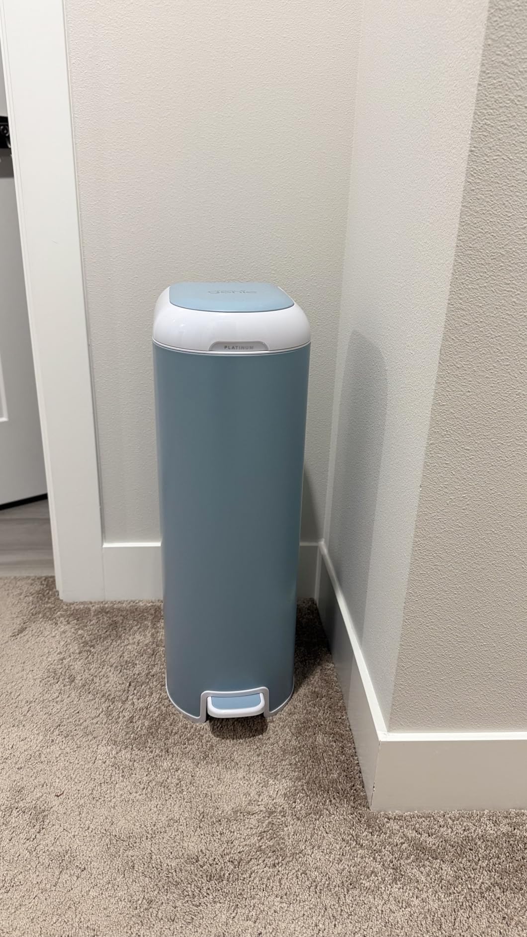 Diaper Genie Platinum Pail | Hands-free odour-locking diaper pail (white) includes Easy Roll tear-off bags holding up to 846 newborn diapers customer photo 1