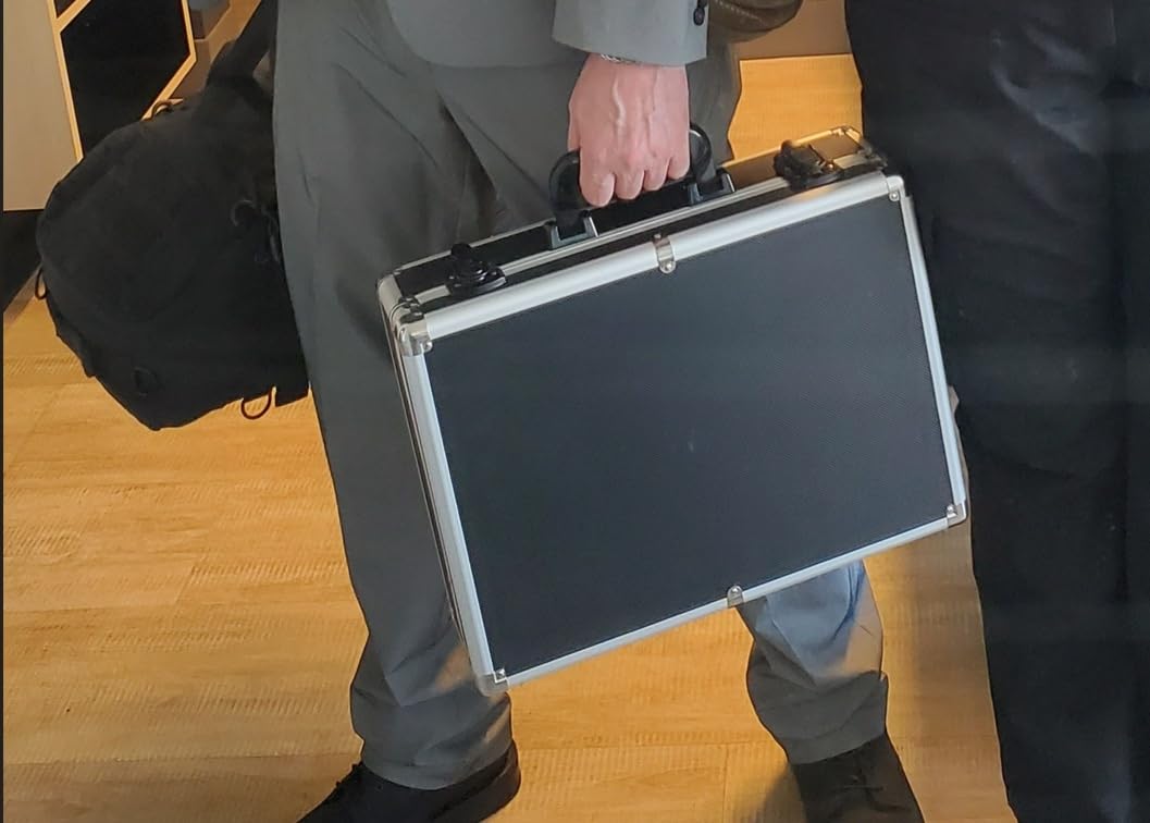 15 Inch Hard Carrying Storage Case customer photo 2