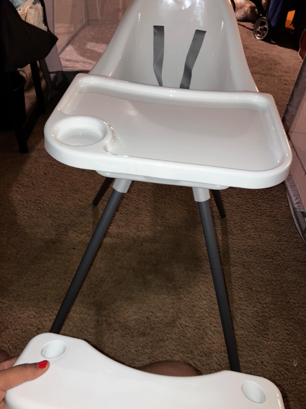 Regalo Baby Basics® High Chair for Babies and Toddlers, Baby High Chair with Removable Oversized Tray & Cup Holder, 5-Point Harness, Easy to Clean Toddler High Chair, White customer photo 2