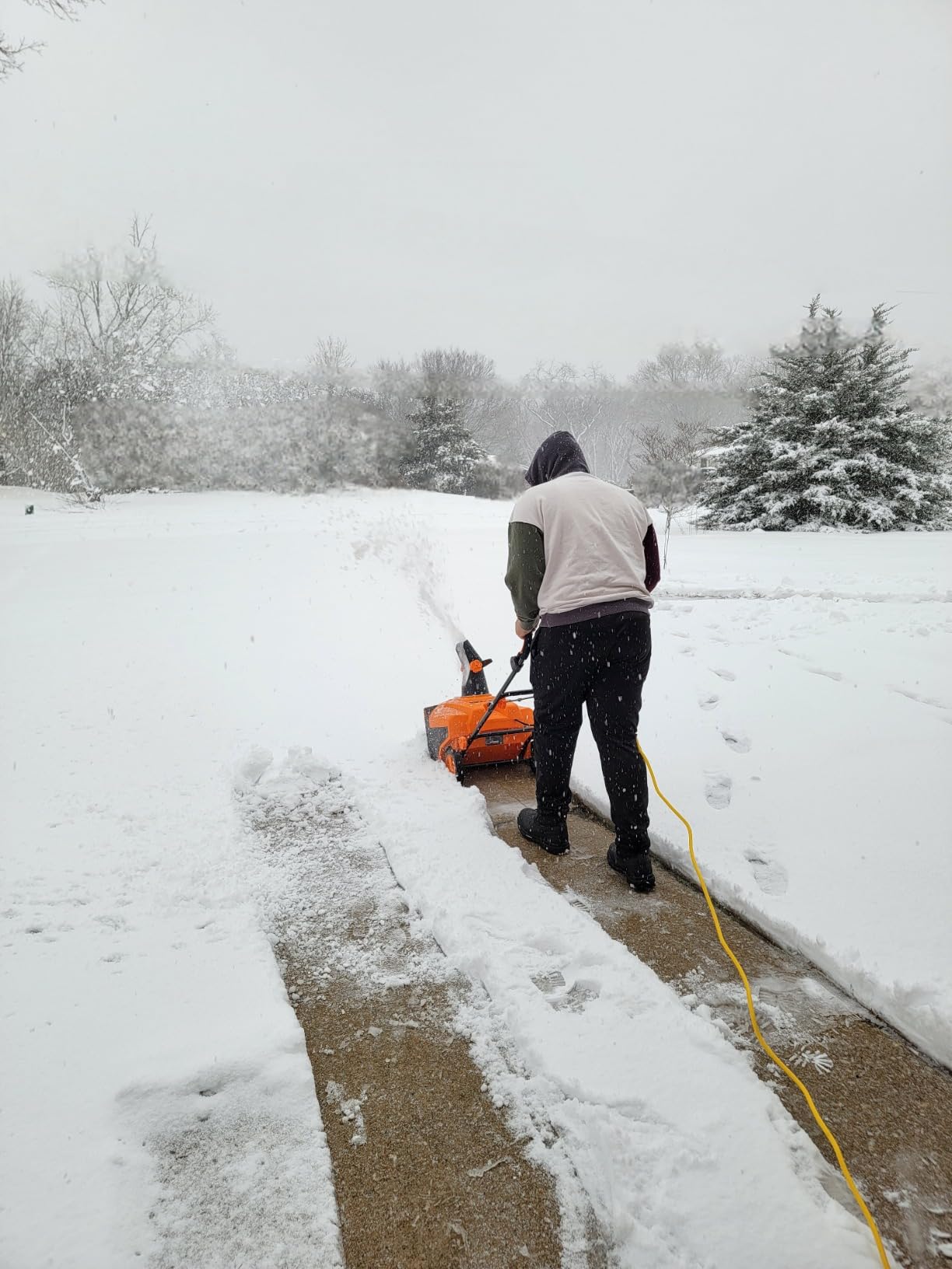 WEN Snow Thrower, 15-Amp 20-Inch Electric Snow Blaster with Dual LED Lights (5670) customer photo 2