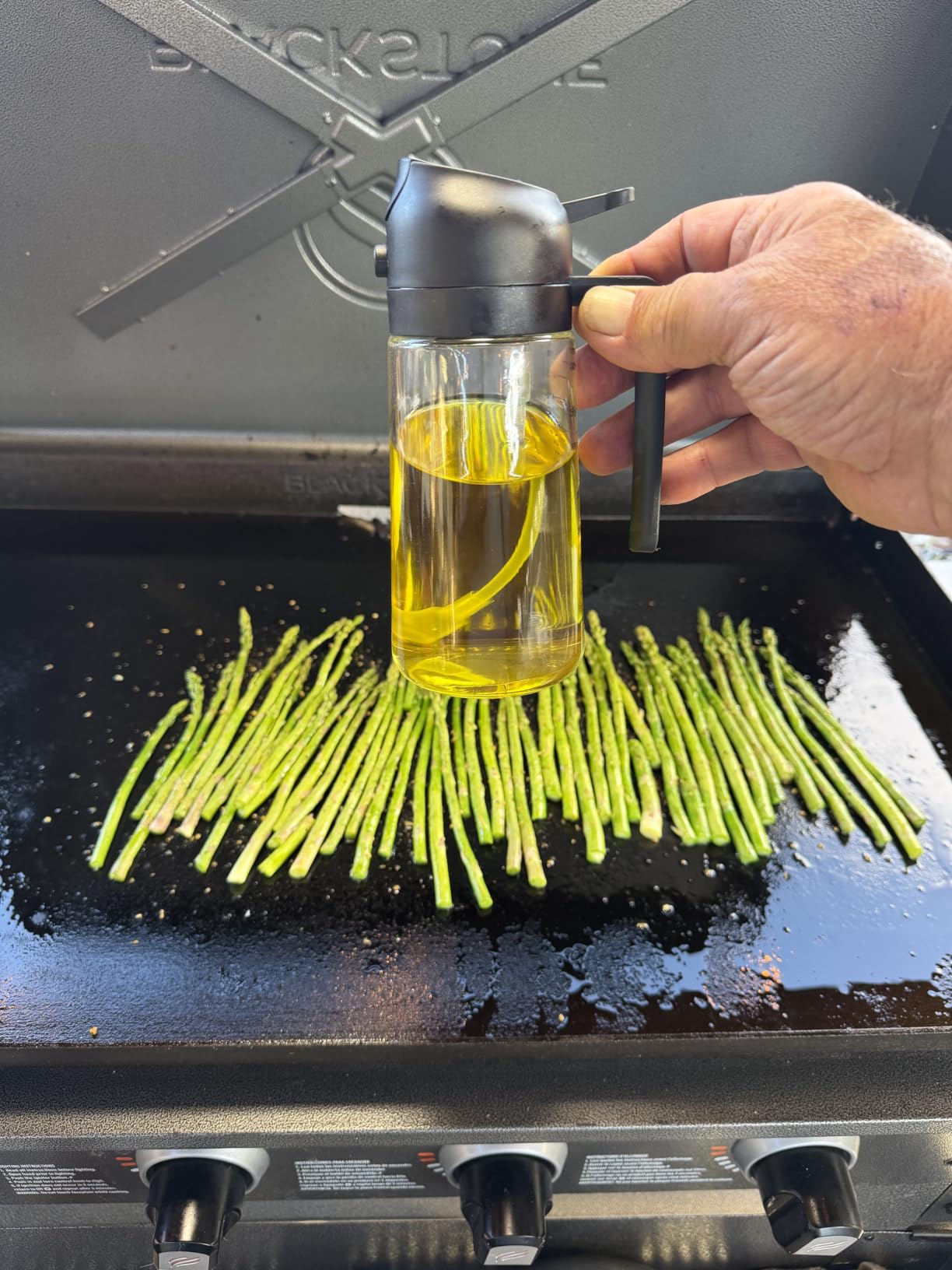 TrendPlain 16oz/470ml Glass Olive Oil Sprayer for Cooking – 2 in 1 Olive Oil Dispenser Bottle for Kitchen Gadgets and Air Fryer Accessories, Salad, BBQ - Black customer photo 1
