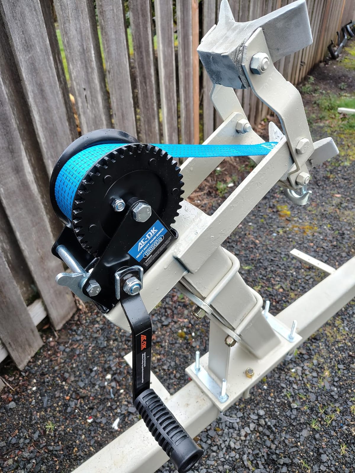 1600lbs Heavy Duty Boat Trailer Winch with 26FT Strap, 2-Way Ratchet & 4:1 Gear Trailer Winch, Portable Hand Crank Winch for Boat, Truck, Trailer, RV, ATV, Jet Ski customer photo 2