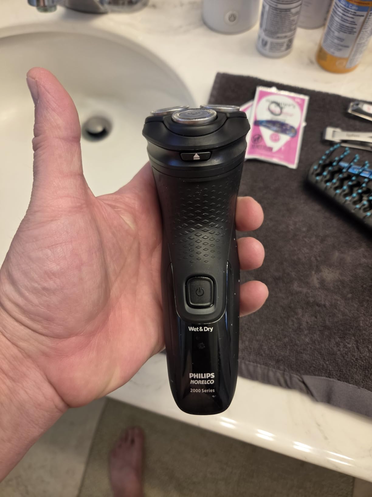 Philips Norelco 2400 Series Electric Shaver, Deep Black | 27 Self Sharpening ComfortCut Blades, 4D Flex Heads, Wet or Dry Use, 2-Year Blade Life, Pop-up Trimmer, X3001/90 customer photo 1