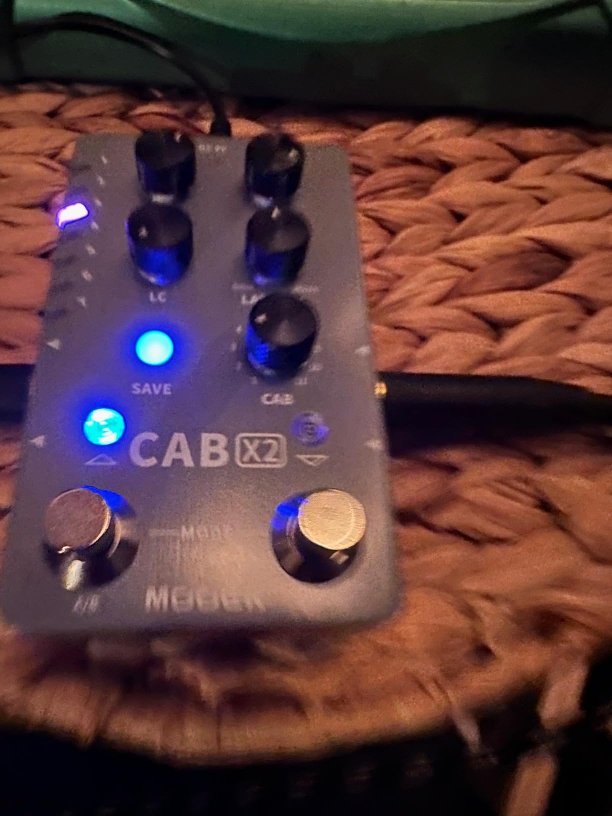 MOOER Harmony X2 Effects Pedal, 12 Pitch Options with 11 Harmonic Modes | Dual-Footswitch Dual-Channel Harmony Stereo Effect Pedal for Electric Guitar, Bass (X2) customer photo 1