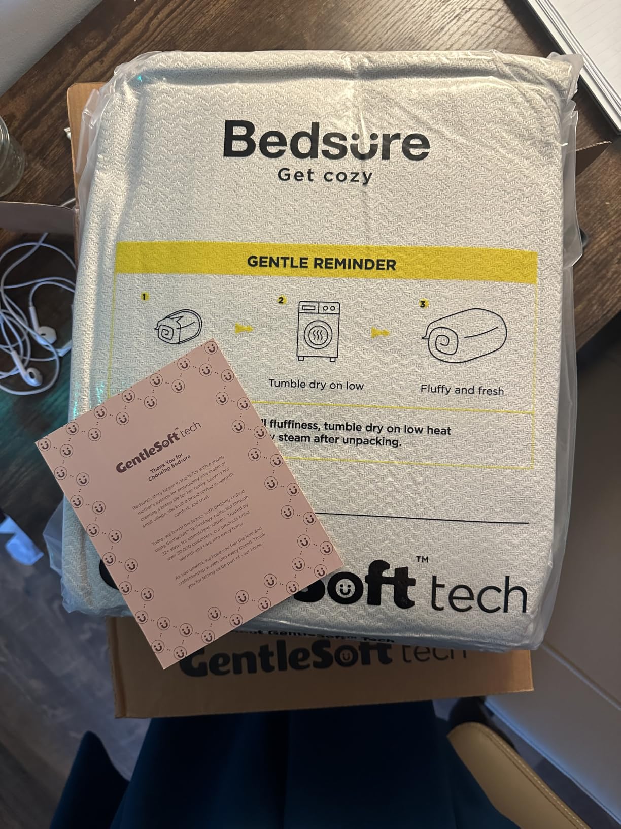 Bedsure 100% Cotton Blanket, Herringbone Weave, Queen Size, Linen Beige | Breathable, Lightweight, Soft, Cooling for Hot Sleepers, Ideal for Summer & Fall Nights, Machine Washable, 90x90 Inches customer photo 2