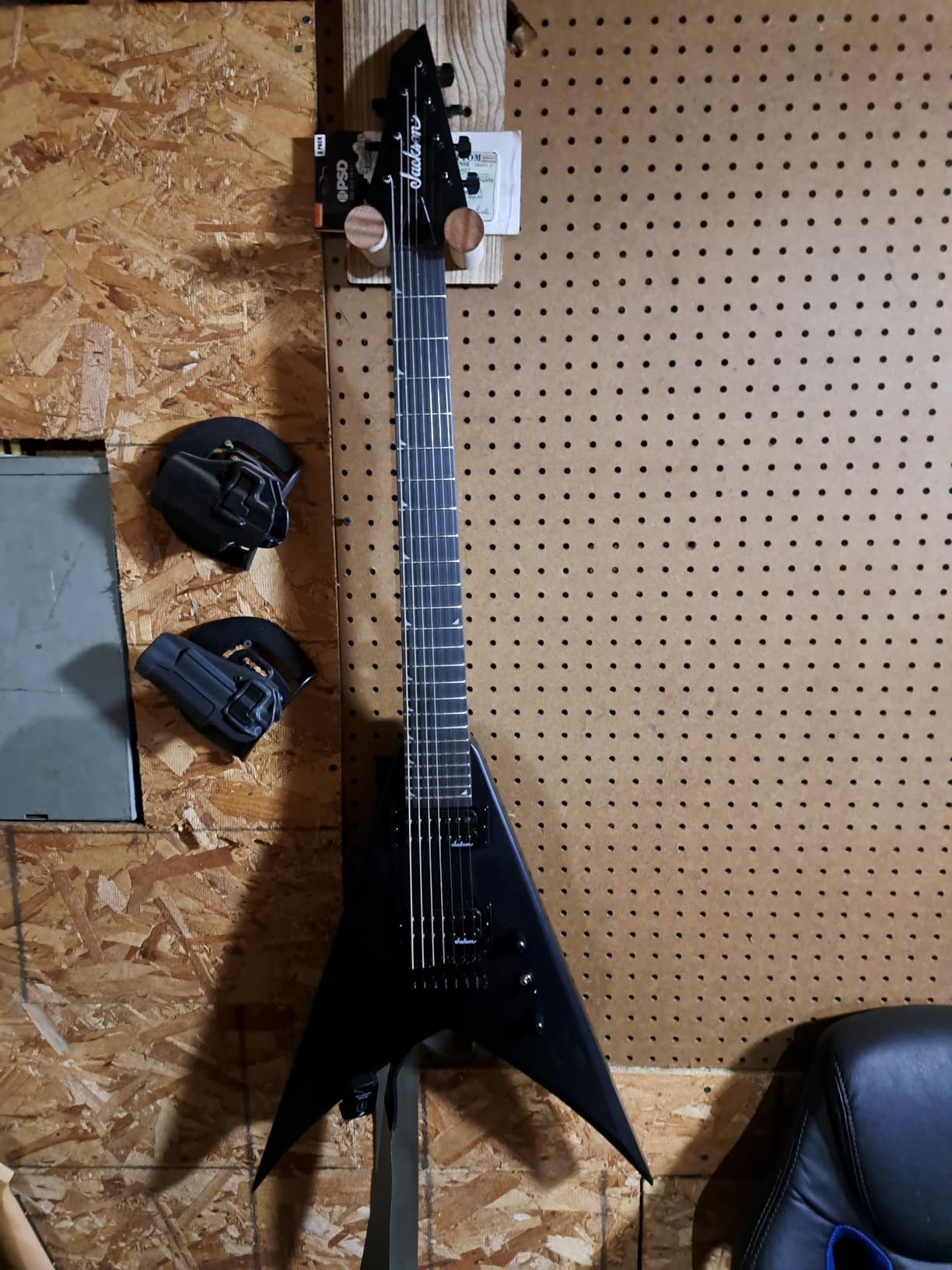Jackson King V JS22 HT 7-string Electric Guitar - Satin Black customer photo 2