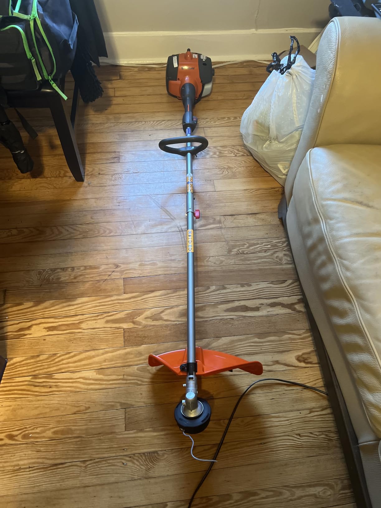 Husqvarna 130L Gas String Trimmer, Trimmer Head, 18-Inch customer photo 2