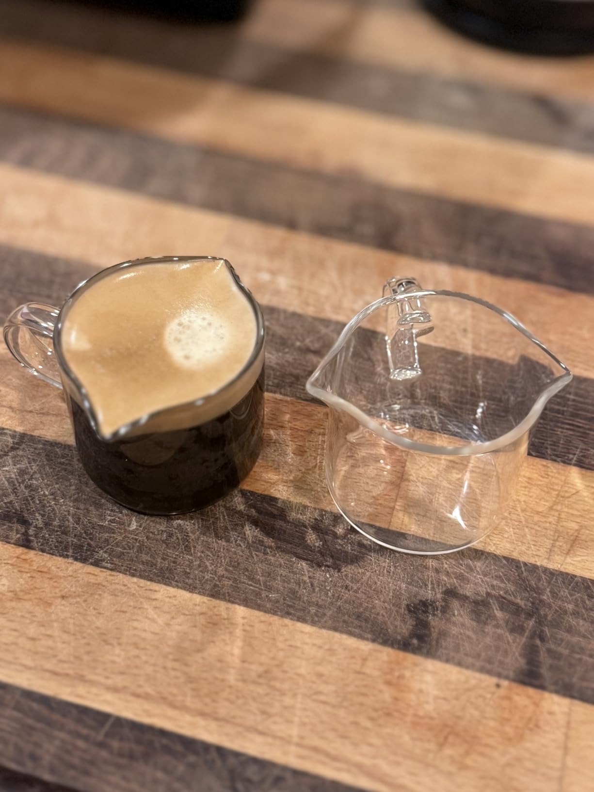 Qipecedm Espresso Cups Set of 2, 4 OZ Double Spouts Cups, Shot Glasses, Milk Cup with Handle, Clear Glass, Espresso Accessories for Machine, Small customer photo 2