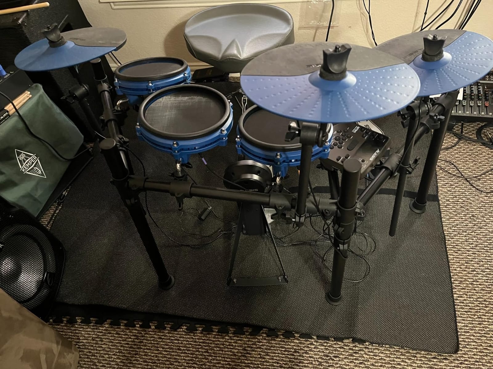 Invech 4 x 6 Ft Drum Rug with Non-Slip Grip Bottom, Soundproof Drum Floor Mat, Accessories Gift for Drummers (Black) customer photo 2