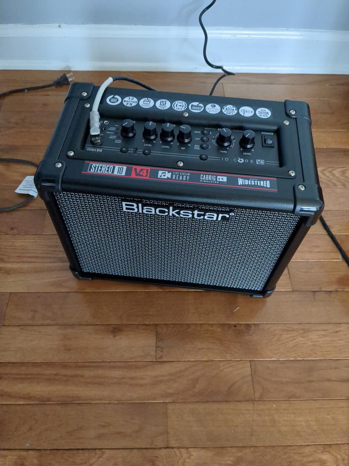 Blackstar ID: Core V4 Stereo 10, 10 watt 2x3 inch Digital Combo Amp w/ | Watt 2x3 inch Digital Combo Amp with Power Reduction and 4 channel USB-C Output customer photo 2