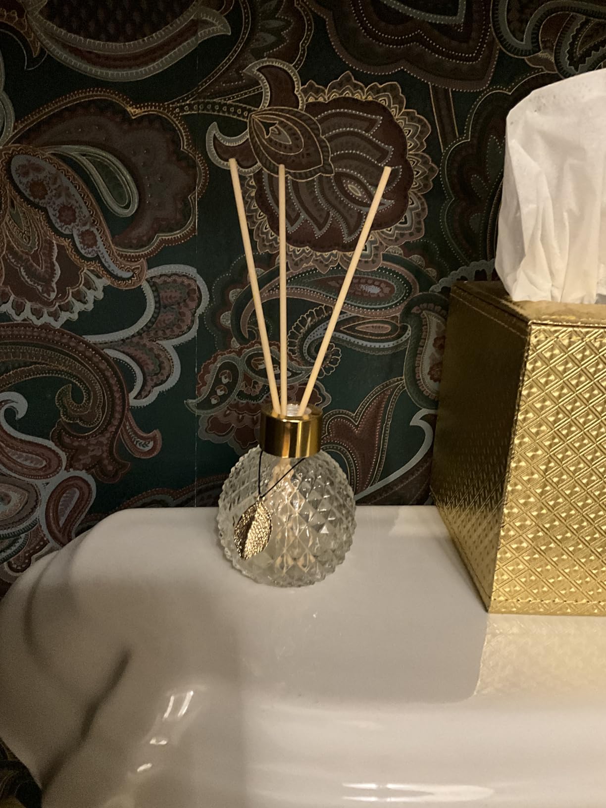 4-Piece Reed Diffuser Set with Metal Golden Decoration, 3.5-4.2oz Empty Bottles and 20 Reed Sticks, Unique Design for Home and Office (4 Different Bottles) customer photo 1