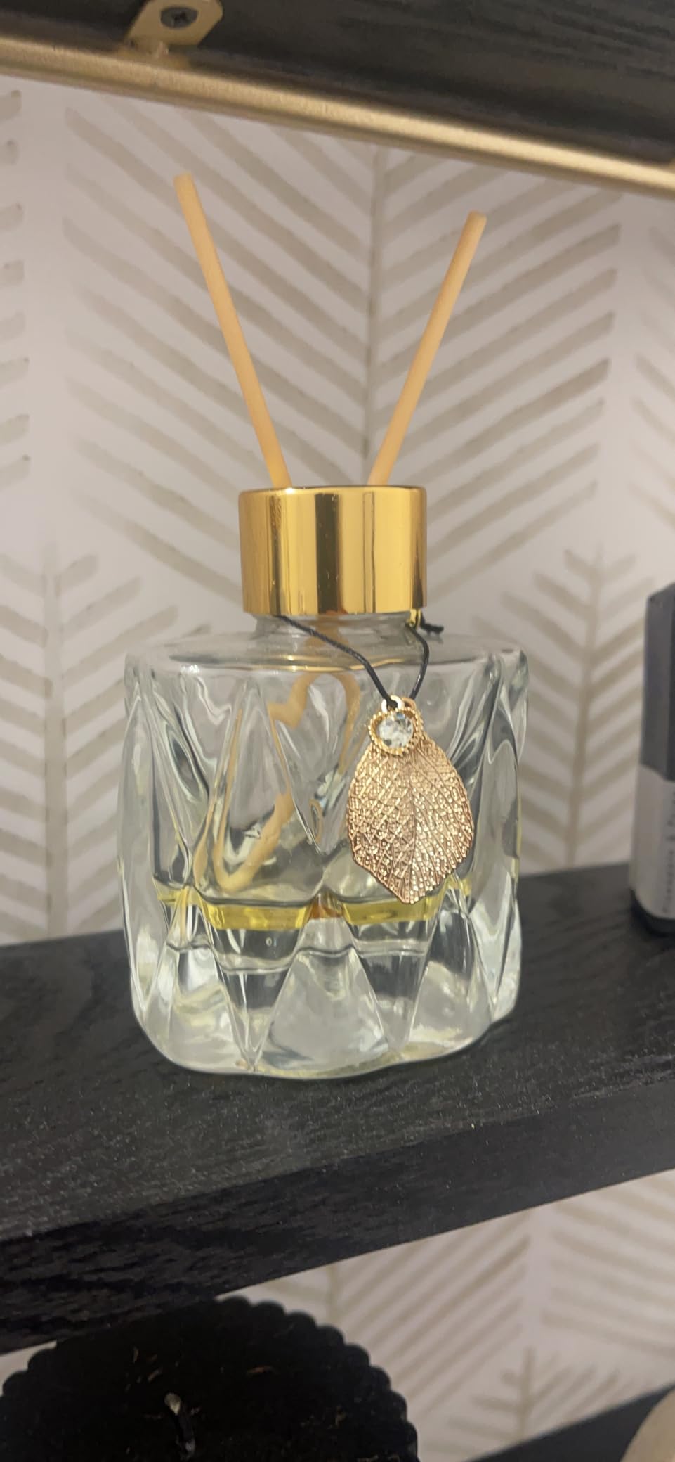 4-Piece Reed Diffuser Set with Metal Golden Decoration, 3.5-4.2oz Empty Bottles and 20 Reed Sticks, Unique Design for Home and Office (4 Different Bottles) customer photo 2