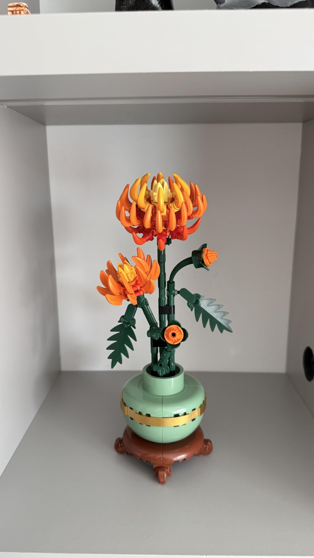 LEGO Botanicals Chrysanthemum Building Set for Adults Ages 18+ - Artificial Flower for Dinner Table Centerpieces & Decoration - Gift for Birthdays - 10368 customer photo 2