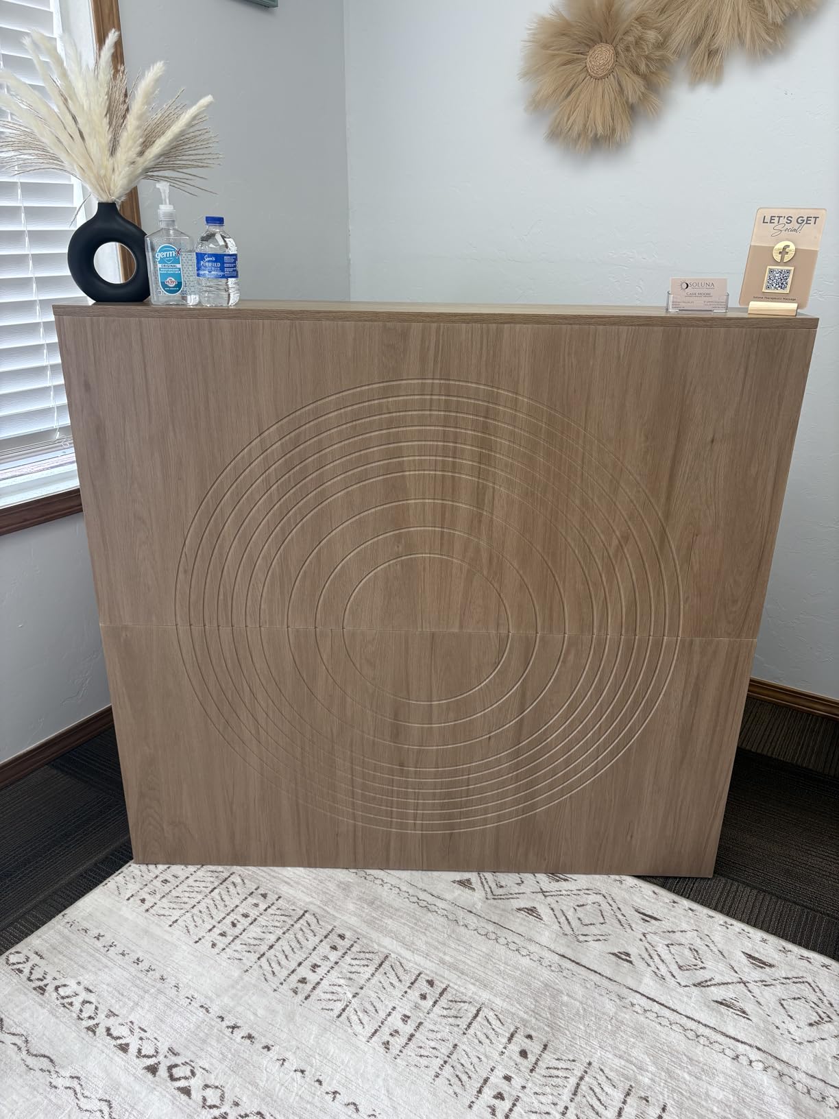 Tribesigns Reception Desk with Counter, Modern Front Desk Reception Room Table with Cable Grommet, 47 inch Retail Counter for Checkout, Lobby, Beauty Salon, Home Office Desk, Black customer photo 2