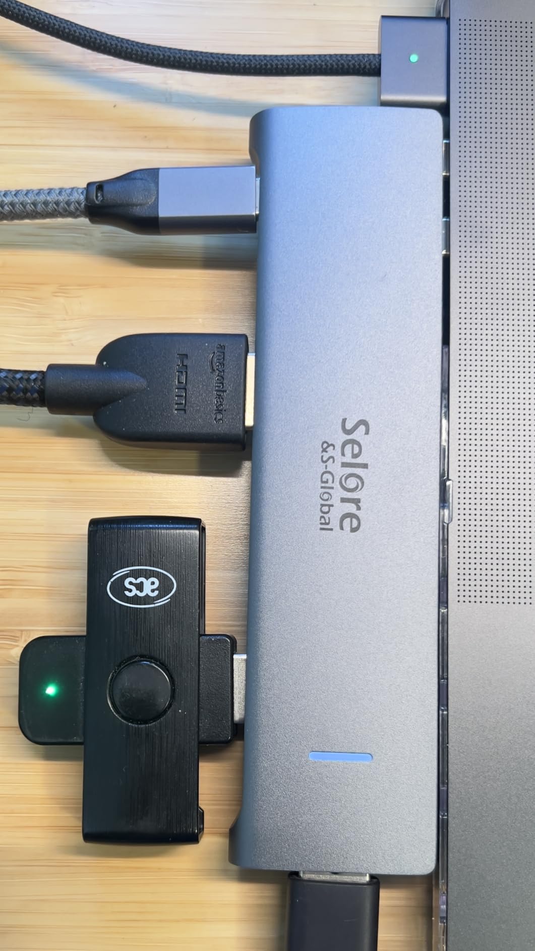 Selore USB C Docking Station Dual Monitor, 14-in-1 Laptop Docking Station customer photo 1