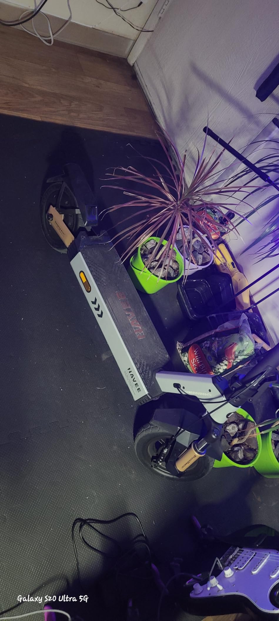 NAVEE V25/G5 Series Electric Scooter for Adults, 19 MPH &15.5-43 Miles, 600-1000W Motor, 10