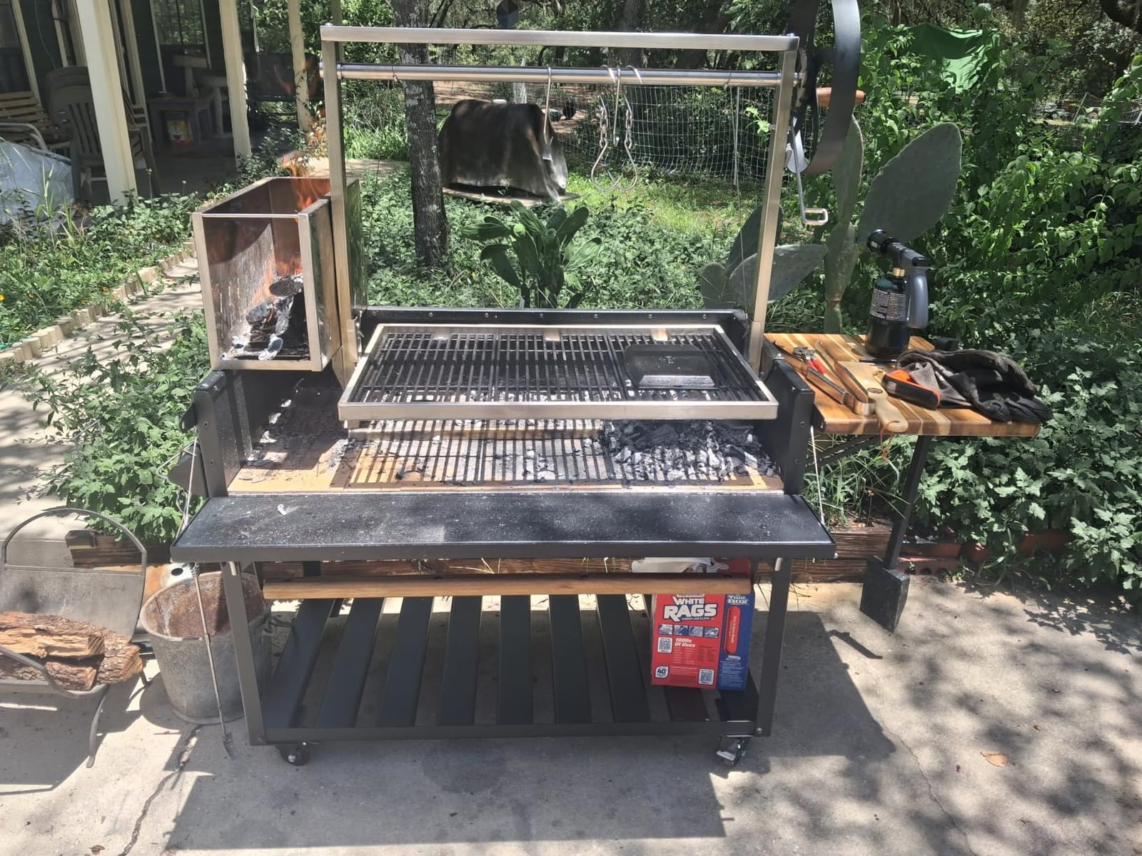 Backyard Discovery Argentine Santa Maria Wood Fire & Charcoal BBQ Grill with Brasero, Adjustable Grill Grates, Fire Bricks, Heavy-Duty Steel, S-Hooks, Acacia Wood Table for Outdoor Gaucho Grilling customer photo 1