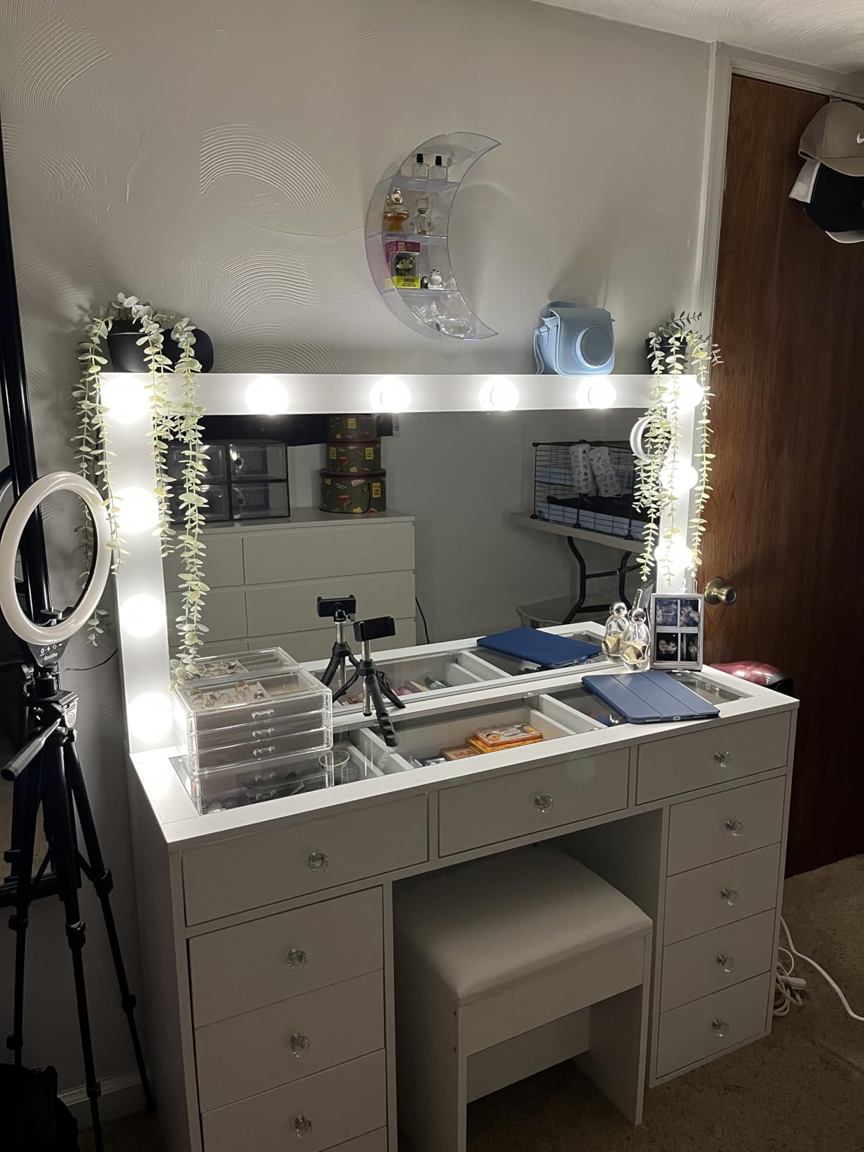 Yanosaku Vanity Desk with Glass Top & Power Outlets, Makeup Vanity with Mirror & 12 LED Lights, 11-Drawer Makeup Table with Chair, 3 Lighting Modes Brightness Adjustable, White customer photo 1