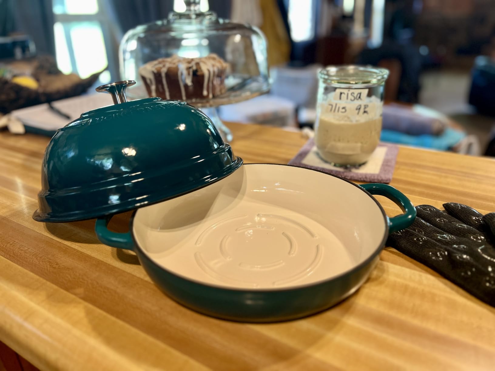 EDGING CASTING Enameled Cast Iron Dutch Oven Pot with Lid, Round Bread Oven for Homemade Sourdough Bread Baking, 6 Quart, Darkcyan customer photo 1
