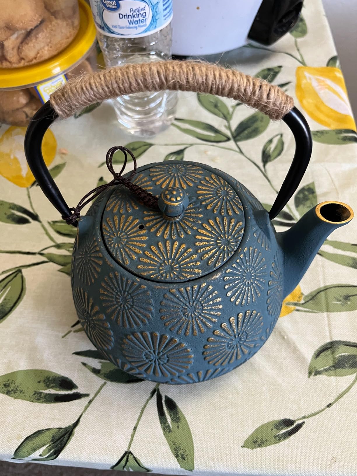 Cast Iron Teapot, 40oz Tea Kettle with Infuser for Stove Top, Sakura Design Japanese Tea Pot for Loose Leaf Coated with Enameled Interior, Silicone Handle 1200ml Black customer photo 1