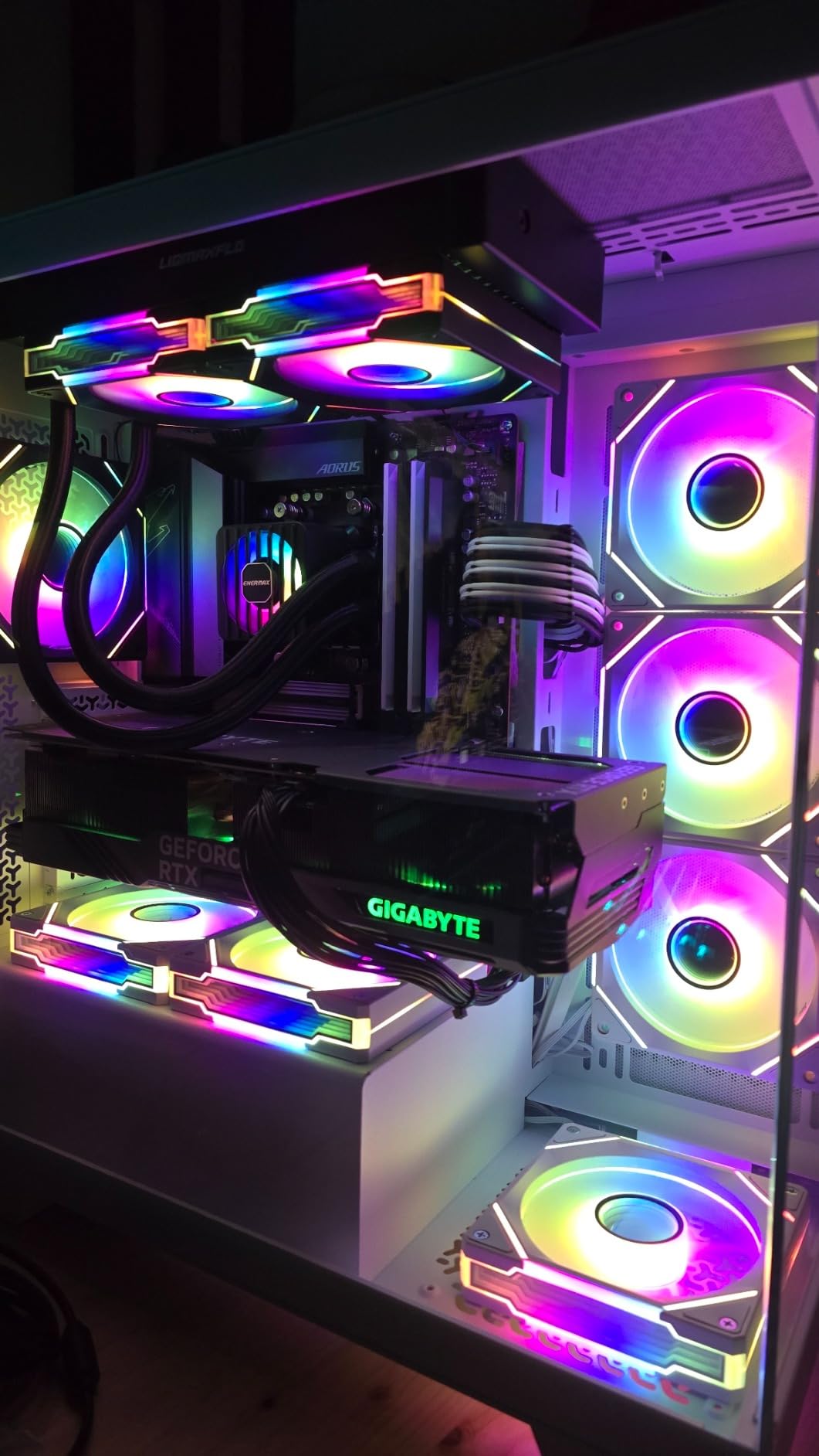 CORSAIR 3500X Mid-Tower ATX PC Case – Panoramic Tempered Glass – Reverse Connection Motherboard Compatible – No Fans Included – Black customer photo 2
