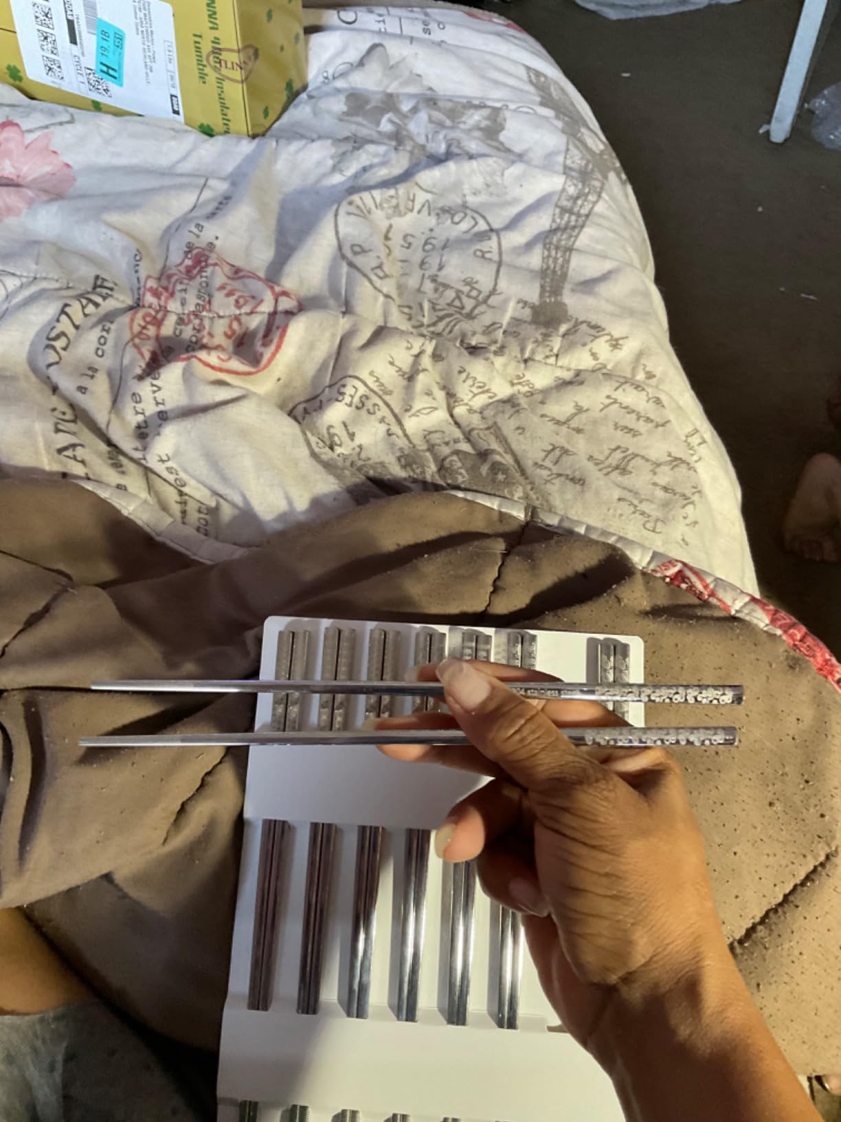 8 Pairs Metal Chopsticks Reusable 18/8 Stainless Steel Chopsticks Set Cute Laser Engraved Non-slip Japanese Korean Chinese Chopstick for Cooking Eating Dishwasher Safe 9.25