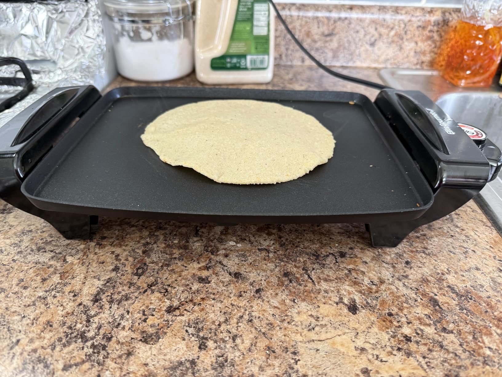 Elite Gourmet EGR-2722B Electric Griddle, Cool-Touch, 10.5
