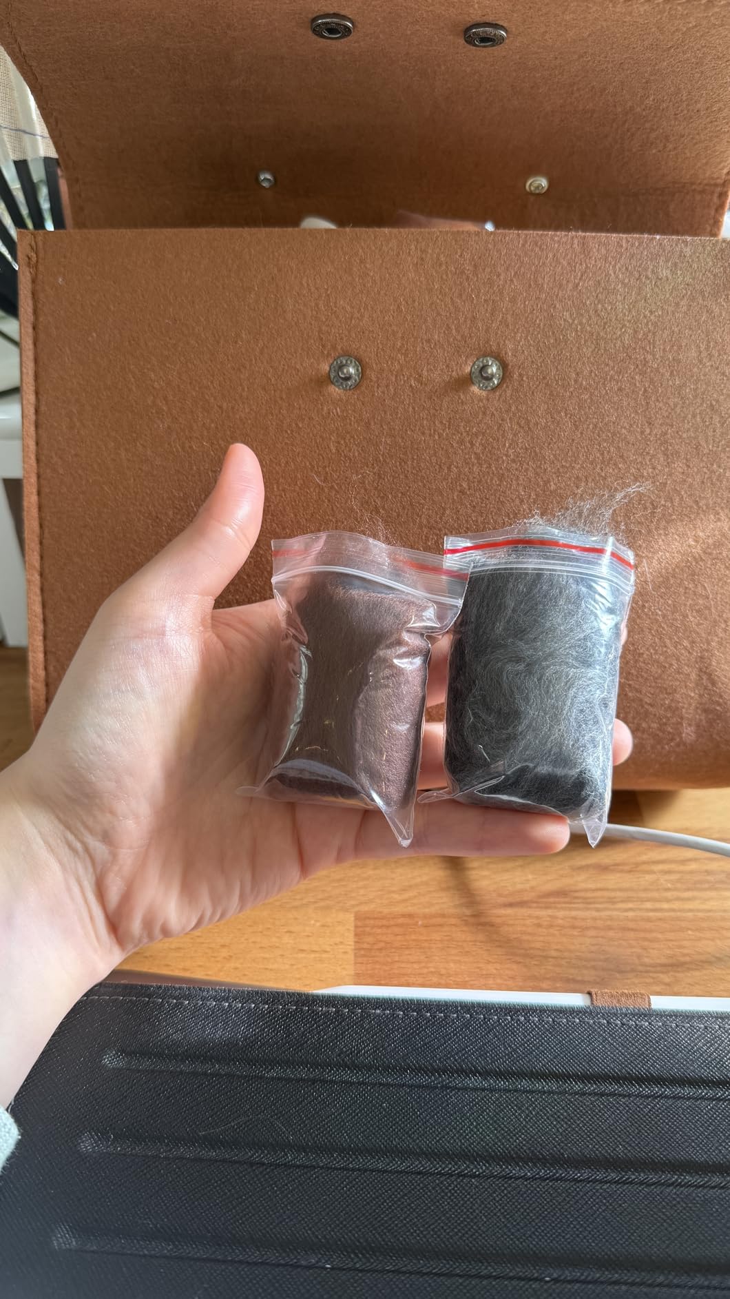 ZXIIXZ Needle Felting Kit, 24 Colors Felting Wool Kits | Felt Kit with Felt Bag, Needles, Pad, Wool Roving Bulk, Step by Step Instructions for Beginners Adult for DIY Crafts customer photo 1