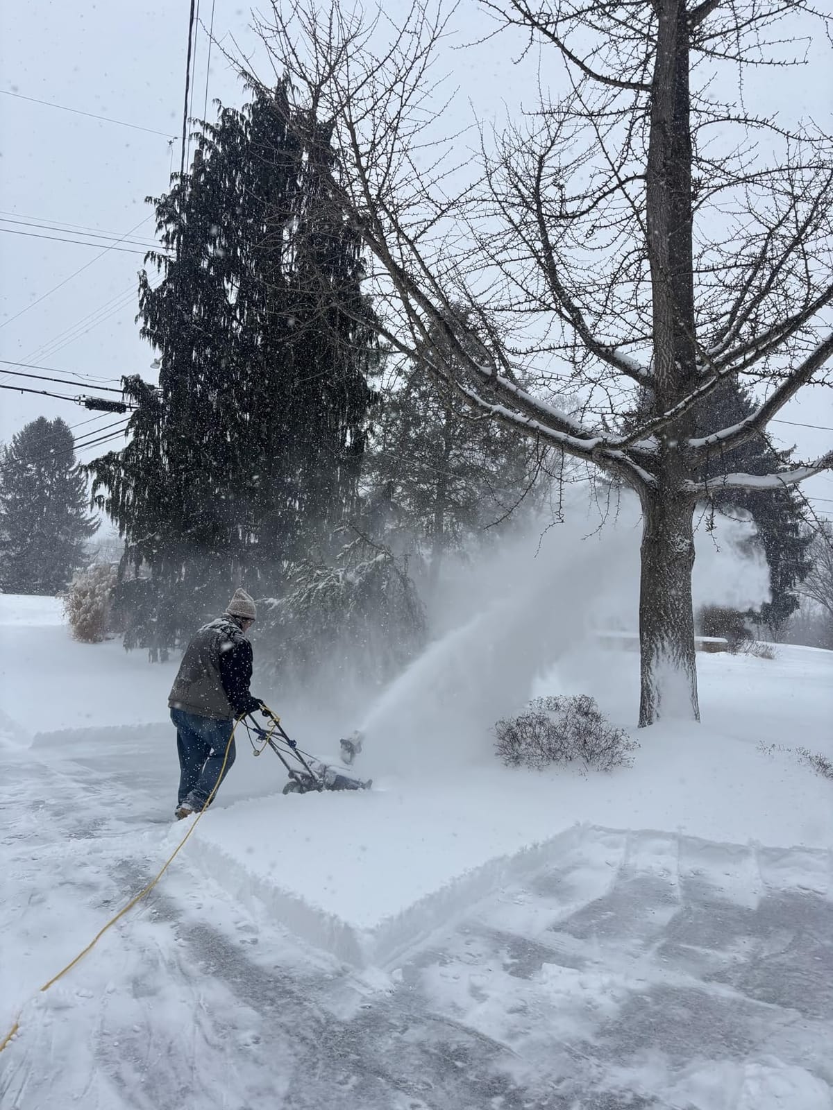Westinghouse WSnow20 Corded Snow Blower 20 Inch, Steel Auger, Dual LED Lights, 1800 Watt Motor, Electric Snow Blower with 25ft Throwing Distance, Plows 680lbs/min, Adjustable Chute customer photo 1