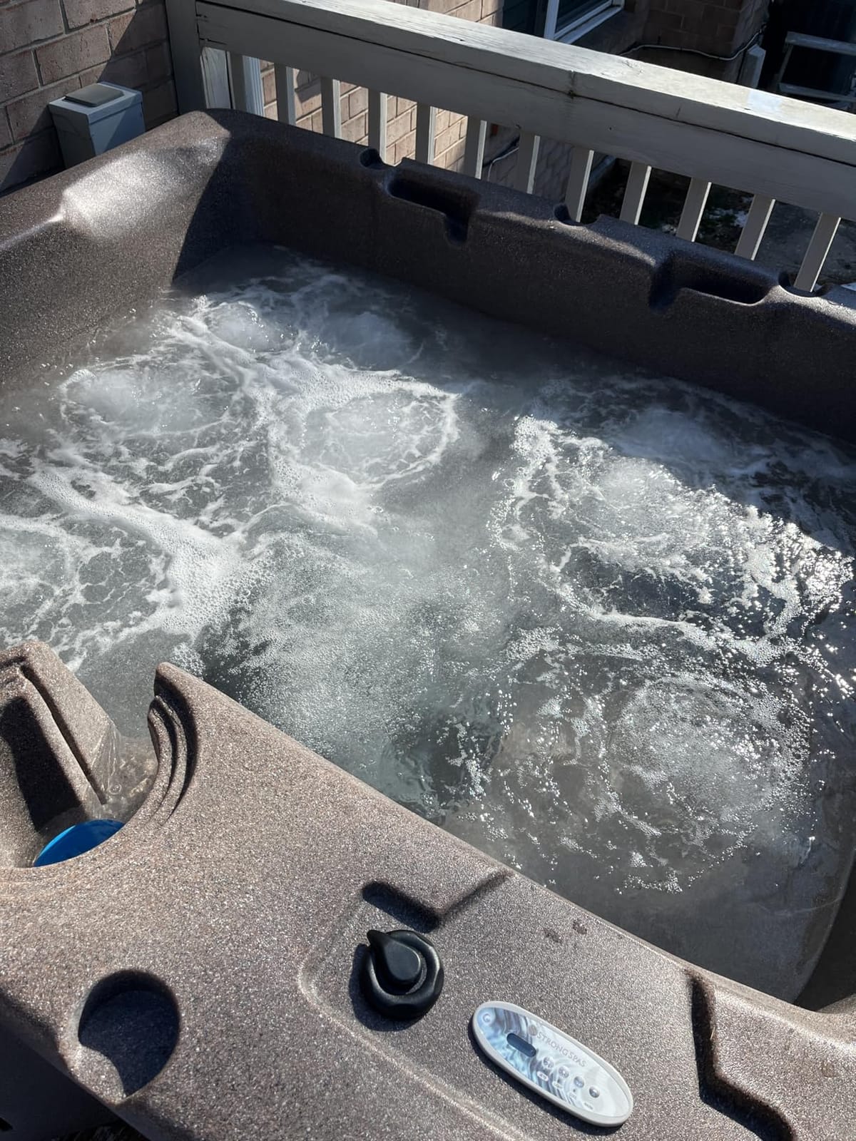Aqualife Current Outdoor Hot Tub, Free Extras, Fits 4-Adults, Plug and Play Spa, Free Cover Included customer photo 1