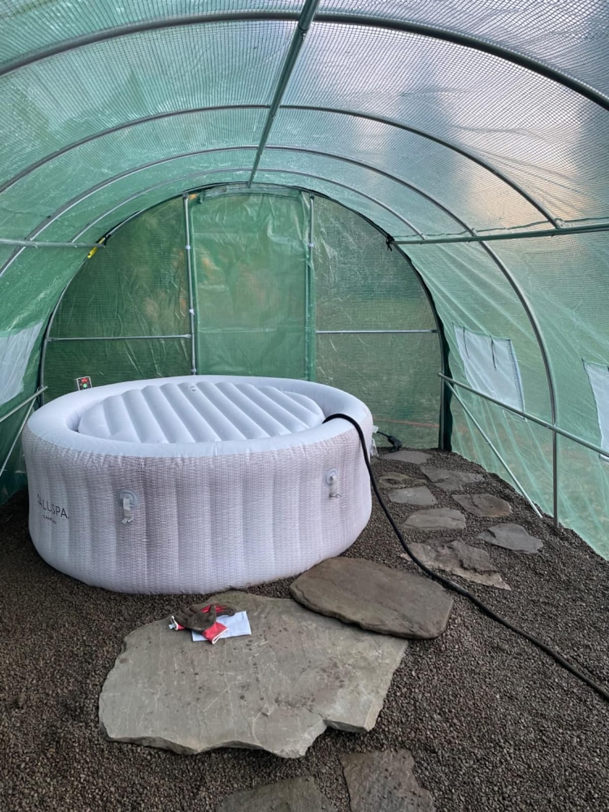 Bestway SaluSpa Miami Energy-Efficient 4-6 Person Inflatable Hot Tub customer photo 1