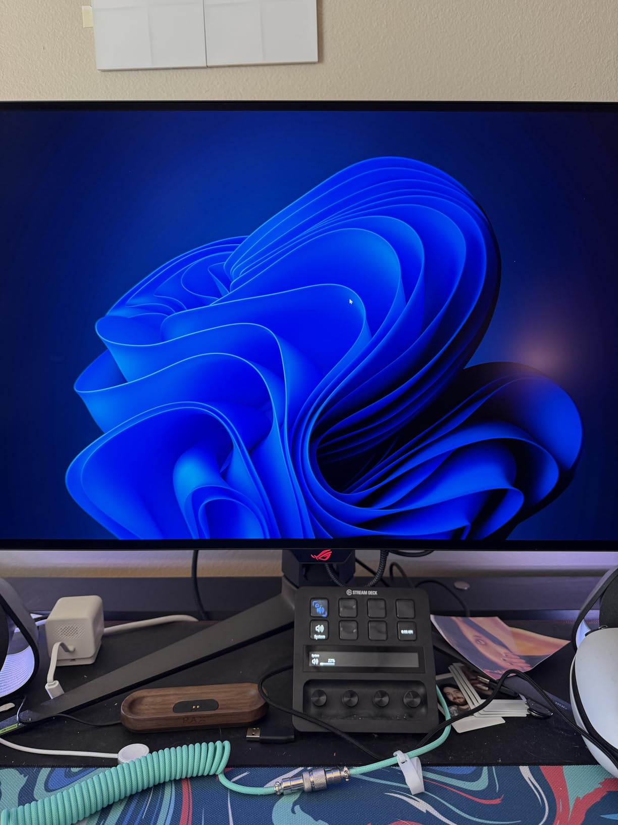 ASUS ROG PG32UCDP 32 Inch 4K 240Hz OLED Gaming Monitor | Dual Mode FHD 480Hz customer photo 1