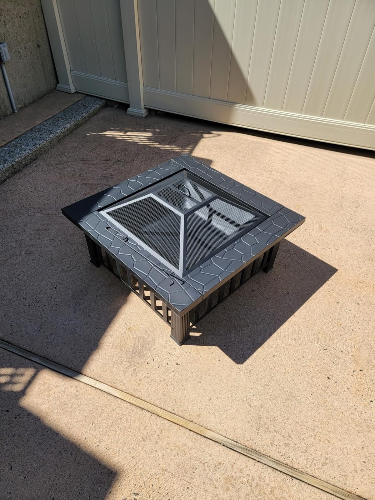 EcoNook 32 inch Square Outdoor Fire Pit Table with Spark Screen customer photo 2