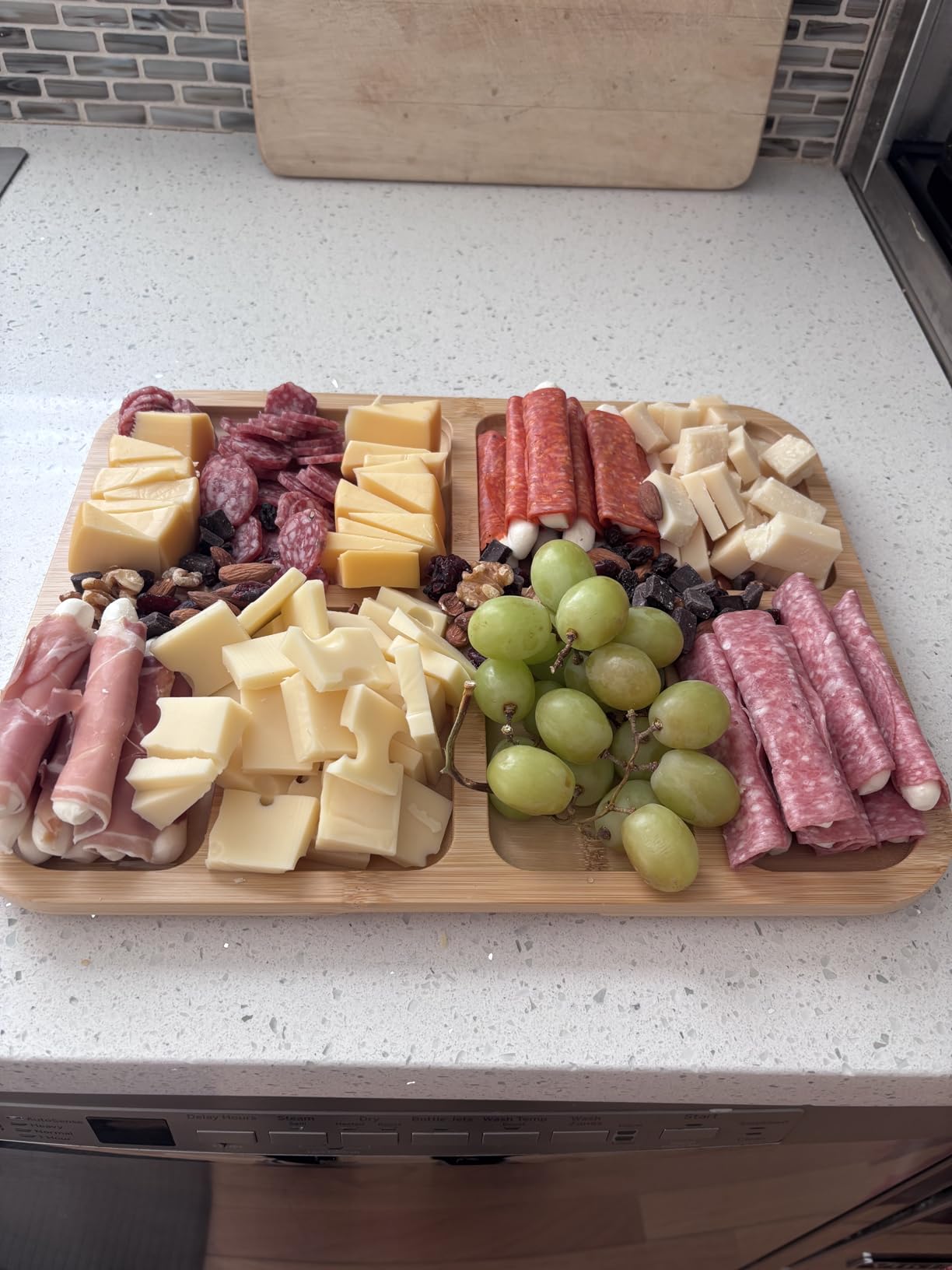 Renmxj Portable Charcuterie Boards with Lid, Cheese, Veggie & Snack Tray | Clear Lid Keeps Food Fresh, Travel Portable Board for Kitchen, Picnic and Party, House Warming Gifts New Home customer photo 1