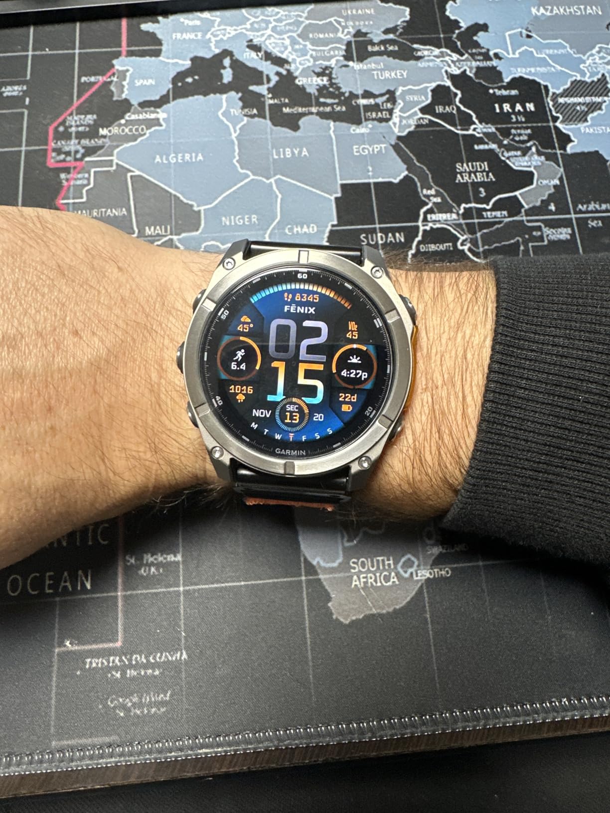 Garmin fēnix® 8, Sapphire, 47mm, Titanium, Spark Orange/Graphite customer photo 2