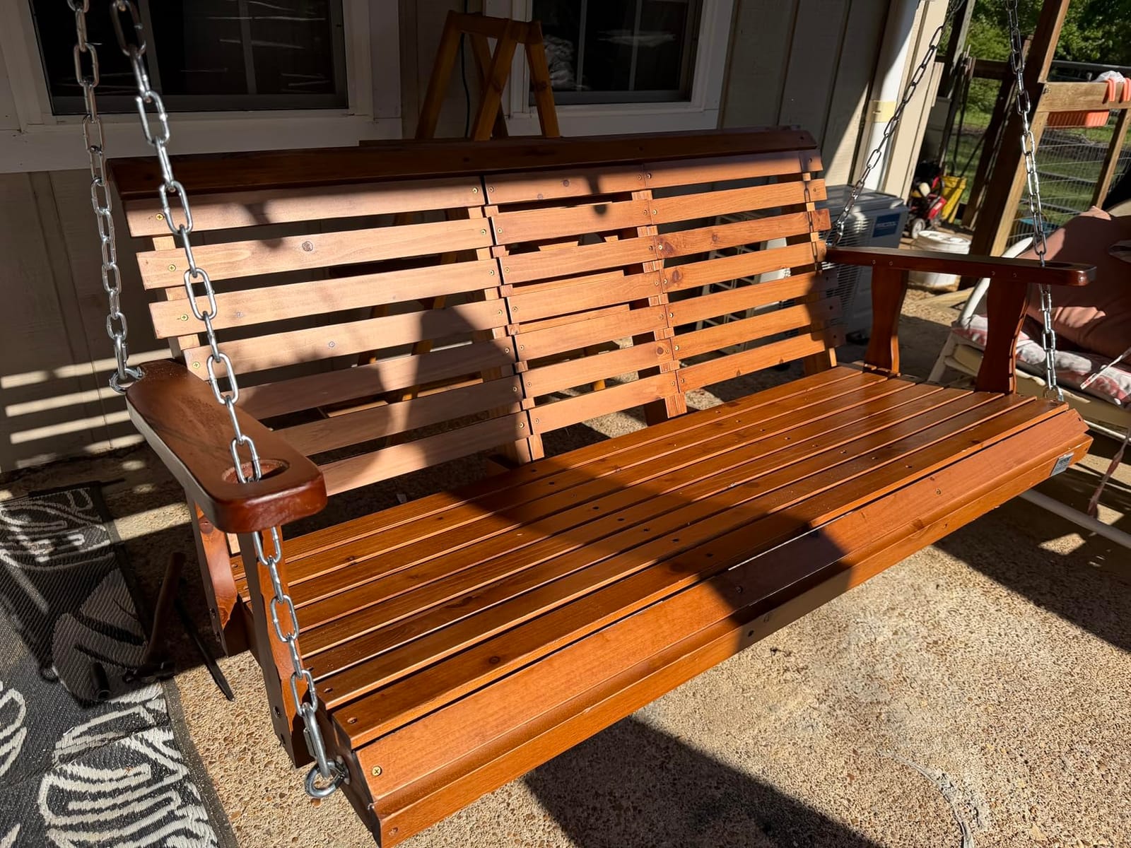 VEVOR Outdoor Wooden Porch Swing, 880lbs 4.5FT Heavy Duty Haning Porch Swings Bench Chair for Patio, Garden and Courtyard customer photo 1