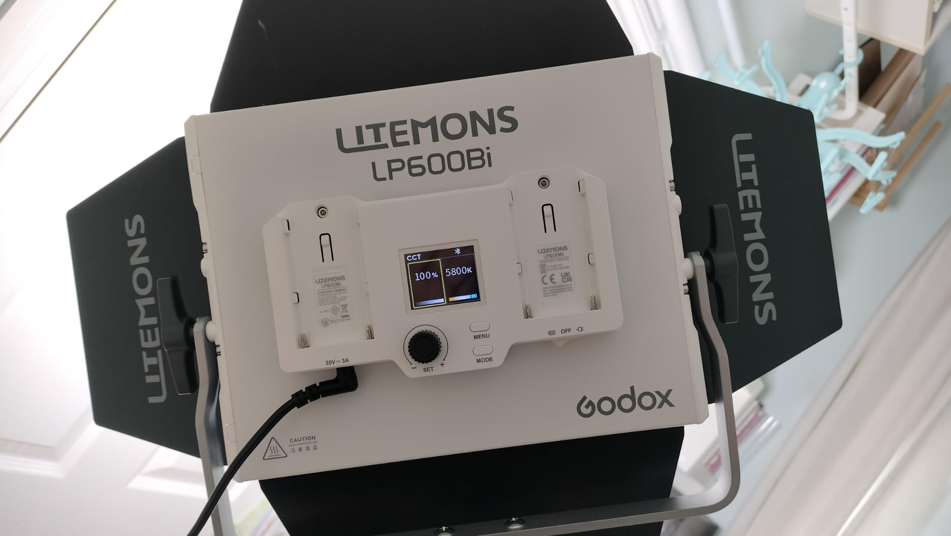 Godox LP600Bi Led Video Light Panel Light Kit with Barndoor & Carry Case customer photo 1