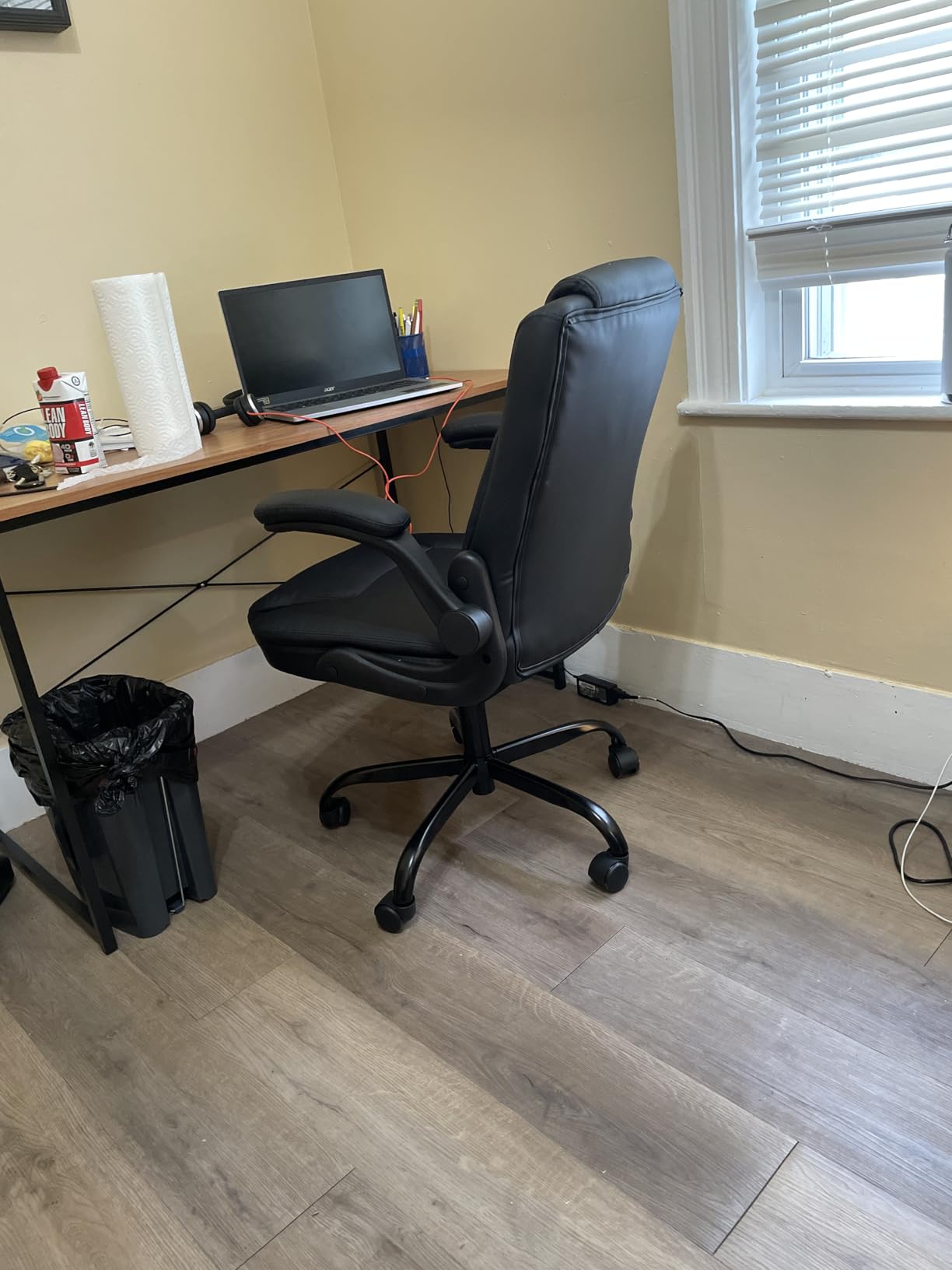 Leather Office Chair, PU Home Computer Desk Chairs with Ergonomic Back Support, 360°Swivel Free，Small Gaming Chair with Wheels and Adjustable Armrests, for Short People Use customer photo 1