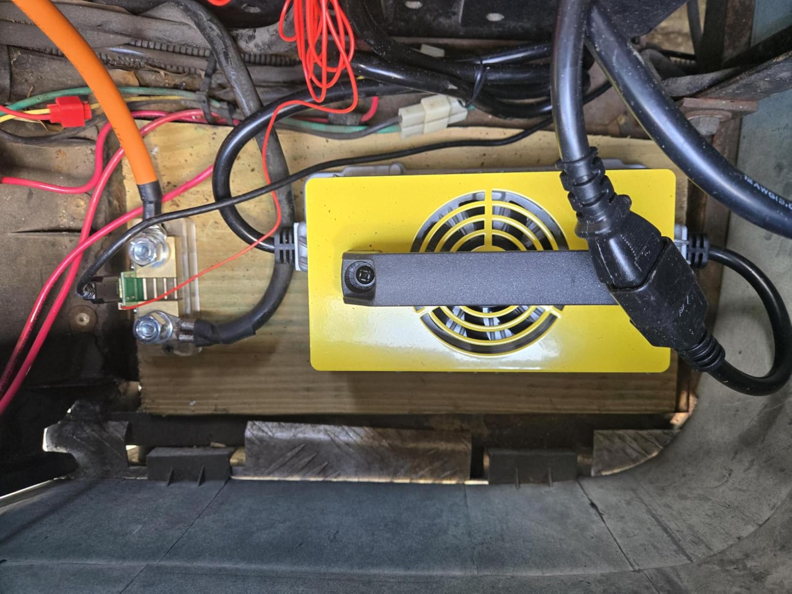 LOSSIGY 48V Lithium Battery Golf Cart Conversion Kit with Charger & Monitor | 100AH Deep Cycle LiFePO4 Battery 5.12Kwh Built in 200A Bluetooth BMS Peak Current 1000A(3-5s) Perfect for Solar System RV customer photo 1