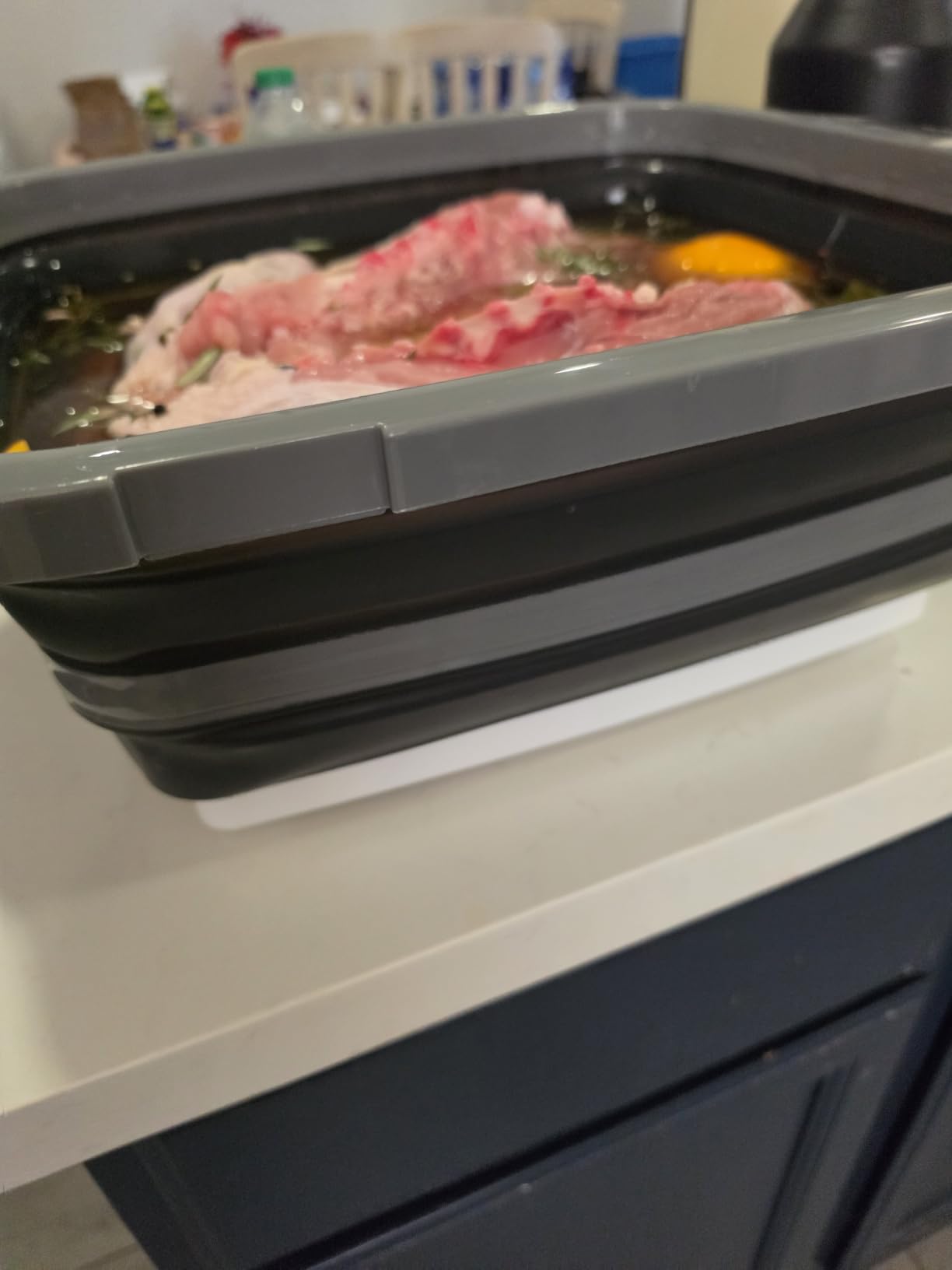 MAYALEAD BBQ Prep Tub with 2 Pcs Meat Shredder Claws, 4.22Gal/16L Collapsible Cutting Board with Locking Lids, 3 Adjustable Height – Ideal for Indoor and Outdoor (Black) customer photo 1