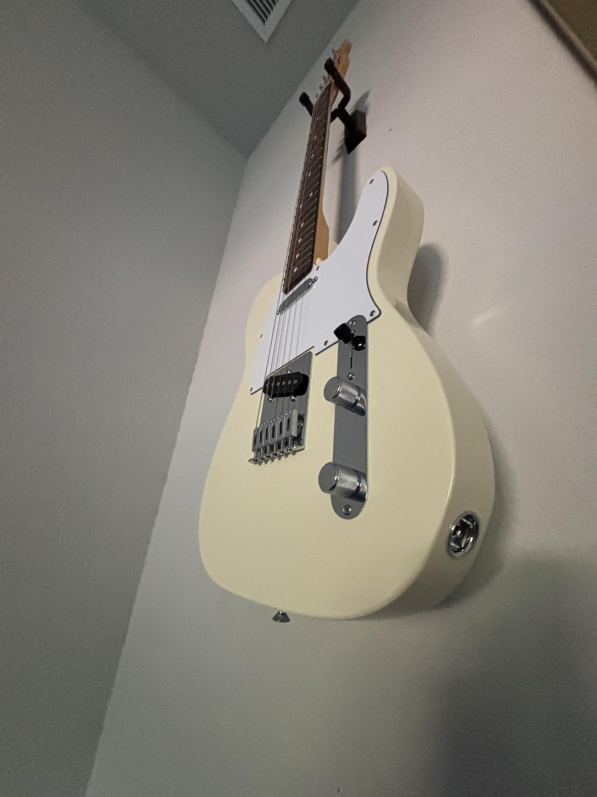 Fender Standard Telecaster, Maple Fingerboard, Black Pickguard, Butterscotch Blonde customer photo 2
