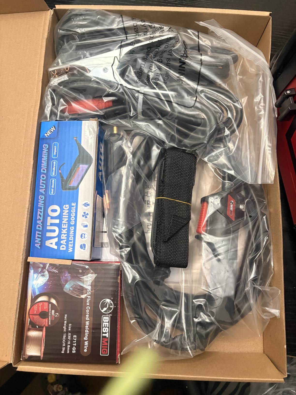 BESTMIG 135A MIG Welder - 3-in-1 Flux Core Welder, MIG/Lift TIG/Stick Welding Machine - Portable IGBT Inverter - 110V with Welding Helmets and Gloves (Red Black, MIG 135A Welder) customer photo 2