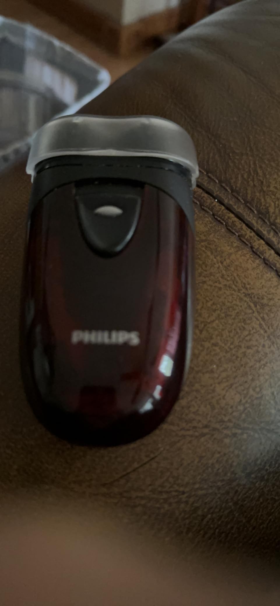 Philips Portable Shaver, On-The-Go Wet and Dry Electric Shaver, ComfortCut Blade System, 3D Floating Heads, Compact Design, Powerful Battery, customer photo 2