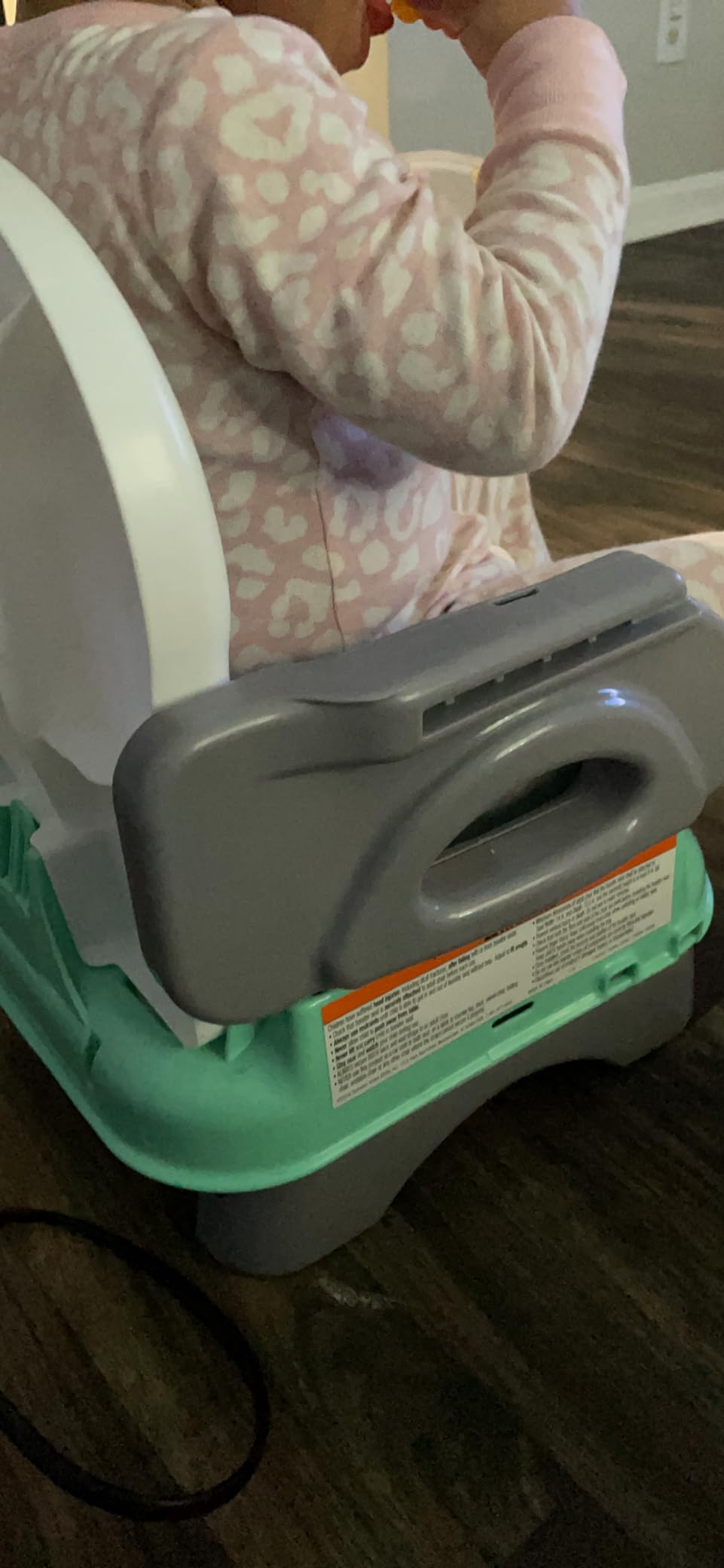 Ingenuity Deluxe Comfort Booster Seat for Kitchen Chair, Compact Fold, Portable, Lightweight, Toddler Booster Seat for Dining Table, from 6 Months to 3 Years – Grey customer photo 1