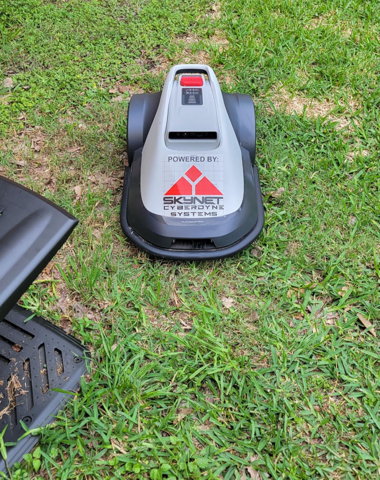 eufy Robot Lawn Mower E15, Auto Mapping, Pure Vision Navigation customer photo 1