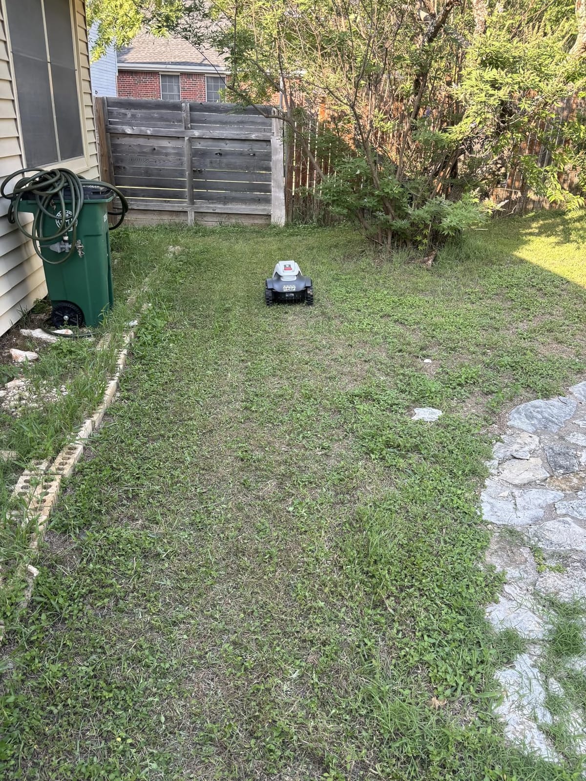 eufy Robot Lawn Mower E15, Auto Mapping, Pure Vision Navigation customer photo 2